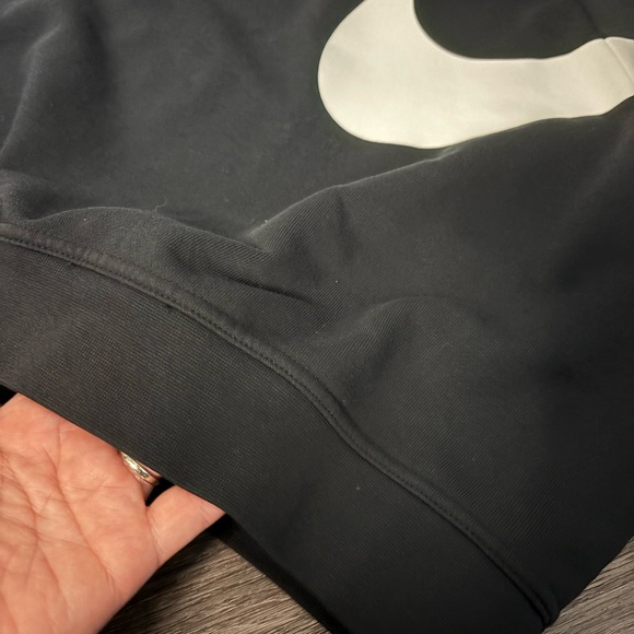 Nike Women's Black and White Cropped Sweatshirt - Picture 4 of 7